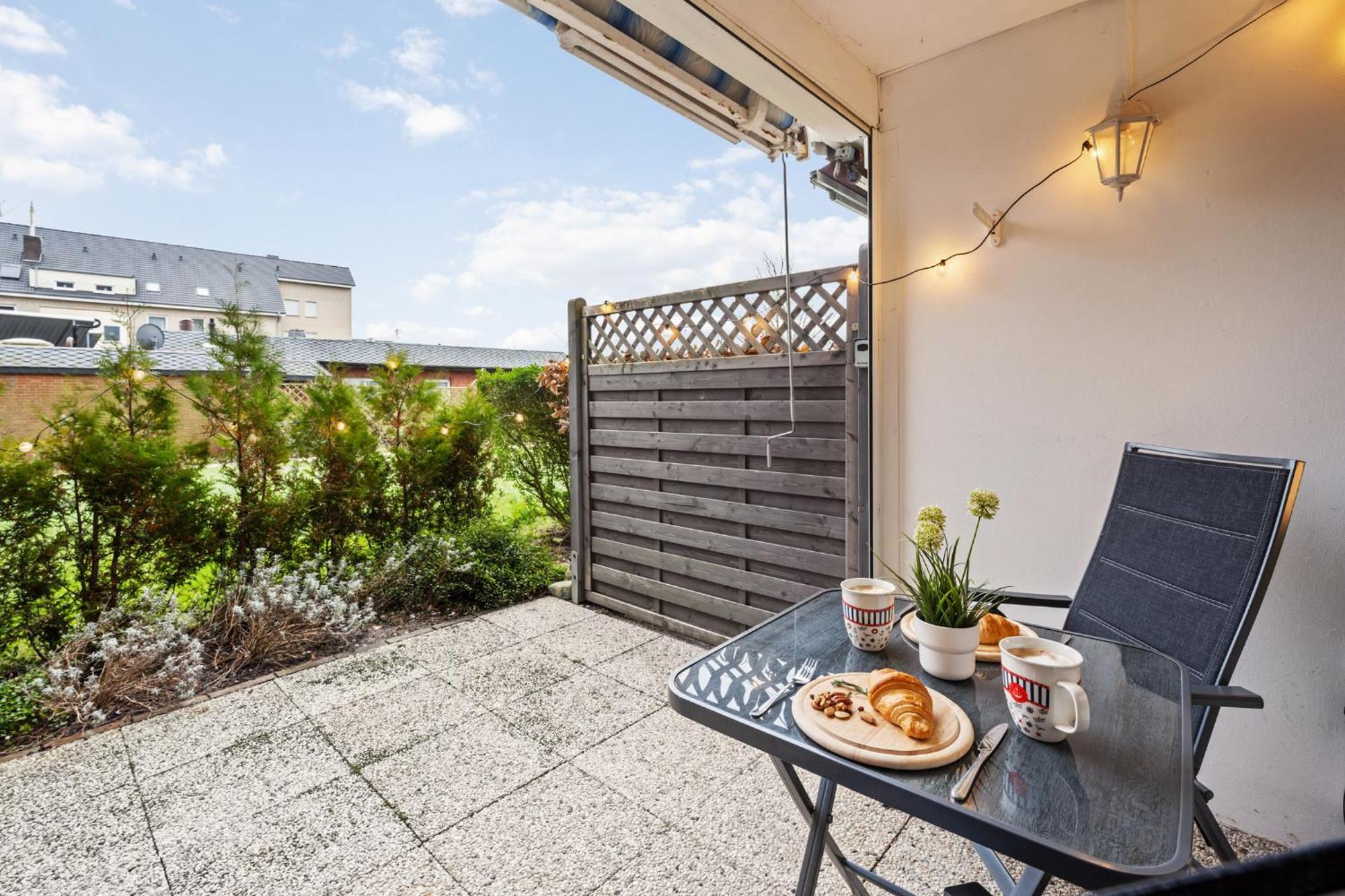 Greypearl - Ruhig Gelegen Mit Terrasse - Strandnaehe - Parkplatz - Wlan Busum Exterior photo
